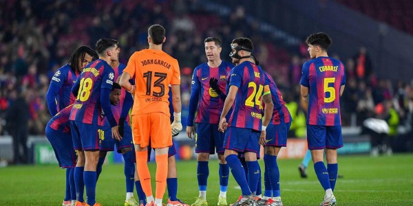 布拉格斯拉维亚在欧冠表现较弱，巴塞罗那能否客场逆袭？