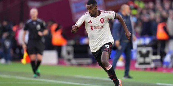 2-0！利物浦客胜西汉姆联，加克波8.4分，对手染红保级堪忧