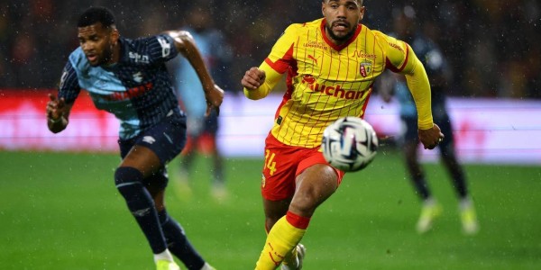 1-0，法甲争冠热门避免2连败，反超巴黎圣日耳曼队升至榜首