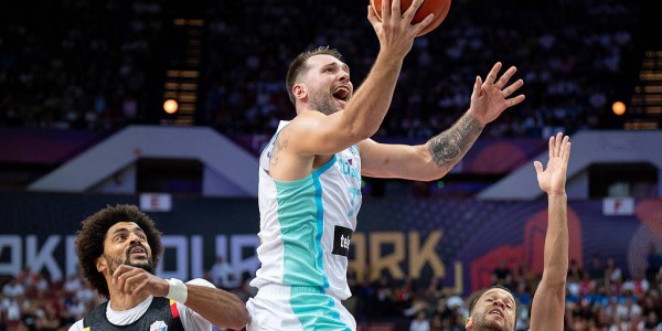 欧洲杯综述：东契奇三双终获首胜 字母哥复出高效28+8