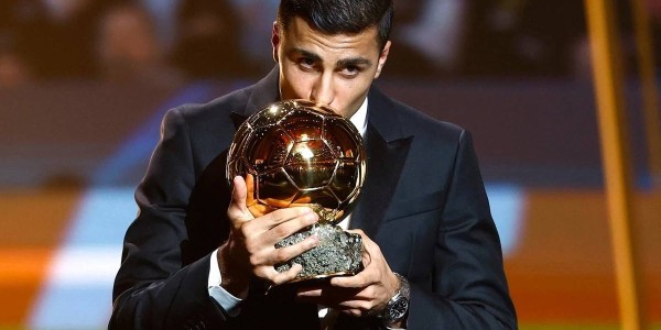 金球奖双标让皇马气炸：为何登贝莱可凭欧冠获奖，维尼修斯就不行