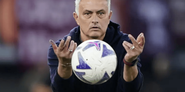 半程落后榜首10分！曝62岁穆帅将连续3年被解雇 阿莫林或取而代之