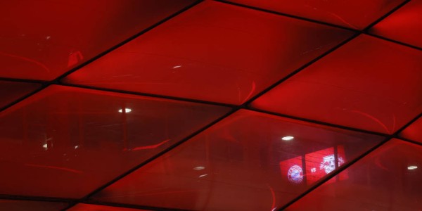 拜仁三叉戟狂飙：凯恩、迪亚斯与奥利塞联手轰进53球，德甲最强锋线？