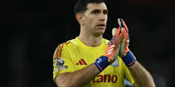 维拉面临保住一号门将的争夺战；埃弗顿前锋格拉利什因脚部骨折长期缺阵