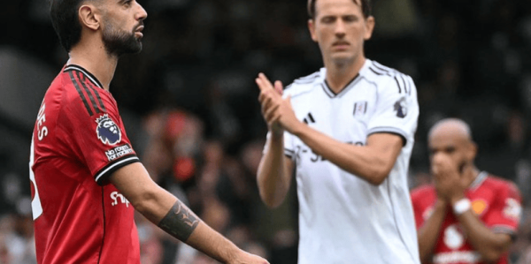 和裁判置气，B费罚丢点球！铁卫造乌龙，曼联1-1富勒姆一胜难求