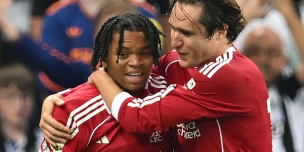 利物浦欧冠名单年轻化抉择：恩古莫哈取代基耶萨背后的战术逻辑