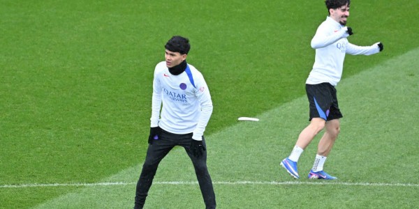 妖星闪耀！埃梅里魔幻助攻杜埃，巴黎登顶法甲，法国队世界杯提前锁定王炸组合？