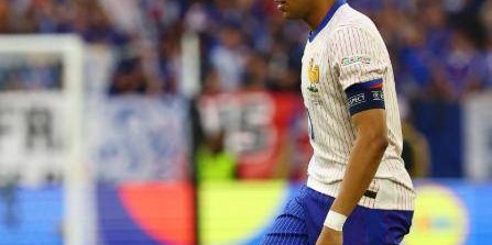 从球衣之争到公开致敬！姆巴佩一句“BIG7”，揭开皇马新双核的微妙羁绊