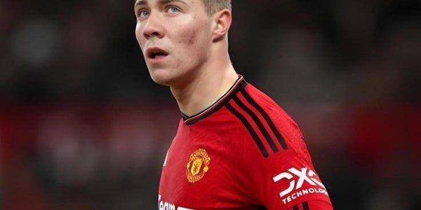 那不勒斯仍与曼联就霍伊伦未来进行谈判，球员本人表示：愿意加盟