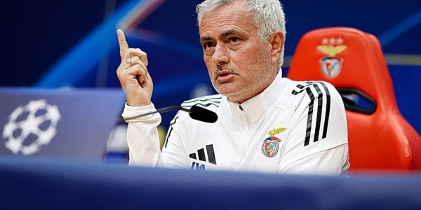 穆里尼奥谈欧冠对阵皇马：晋级无需奇迹，但需接近完美的发挥！