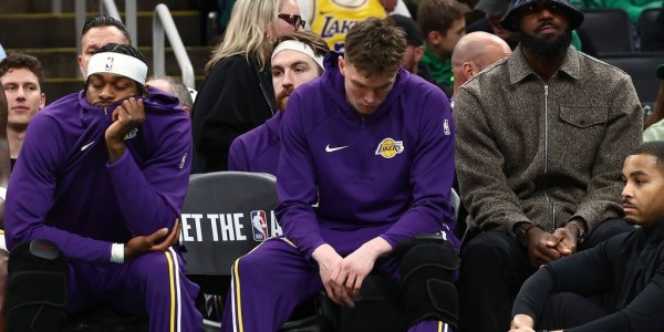 黄绿宿敌之战沦为一边倒 光杆里夫斯遭无眉侠阻击