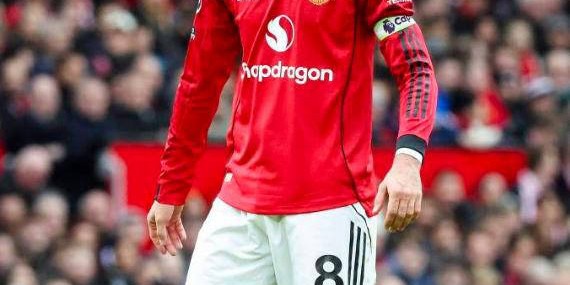 布鲁诺·费尔南德斯计划与曼联高层商讨未来，将成为球队重建基石