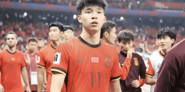 就在刚刚，2月4日晚上，传来王钰栋留洋消息，一家德甲豪门发邀约