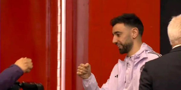 曼联战埃弗顿B费冲击百次助攻，谢什科或首次先发！马奎尔继续主力