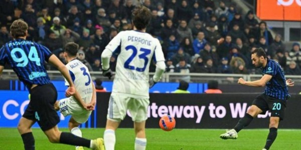 科莫这个朋友国际米兰交定了，防线与罗马并列意甲最佳，仅丢7球，11轮不败展现实力