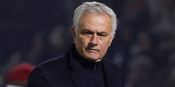 欧冠末轮生死战：63岁穆里尼奥点球失手，本菲卡主场迎皇马成绝境挑战