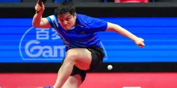 25欧站票炒到180欧！28岁樊振东让18万德国小城沸腾，德甲60周年首页把他放进传奇C位