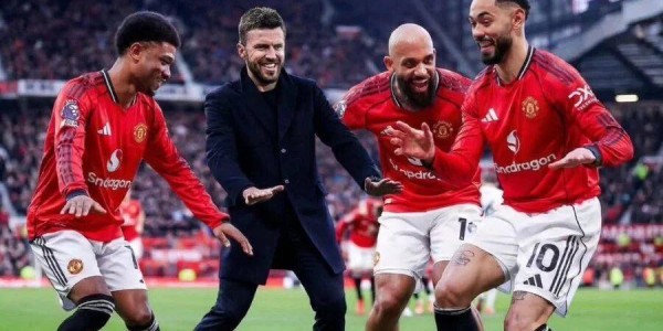 曝曼联准备下赛季英超争冠！省下100万工资招兵买马，拉爵欲扬眉吐气