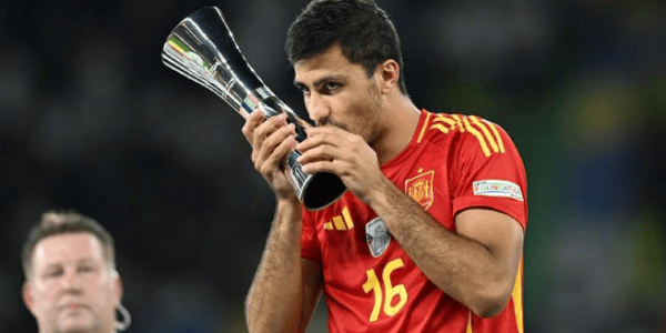 欧冠焦点战皇马逆转晋级点燃开云全场激情