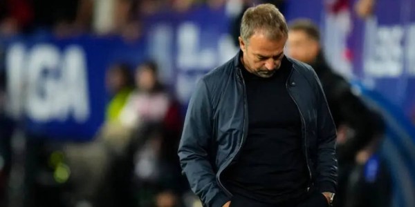 巴萨内部矛盾激化？主帅弗里克质疑球员态度 球员反驳高位战术不适应现状