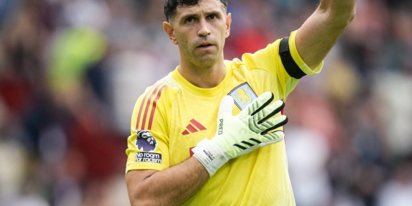 两手操作！曝曼联仍想签维拉的大马丁 同时在谈拉门斯