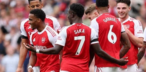 替补边锋成香饽饽，2200万报价引争议，阿尔特塔面临两难抉择